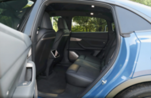 對標特斯拉Model Y,前賓利設計師操刀設計,樂道L60正式上市