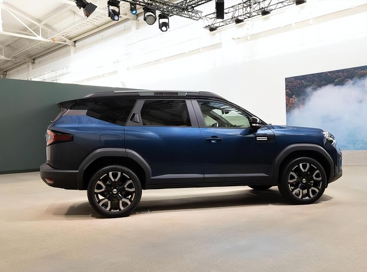 又一高顏值SUV,車長(zhǎng)4570mm,搭載1.2T+48V輕混,后排放倒就是床