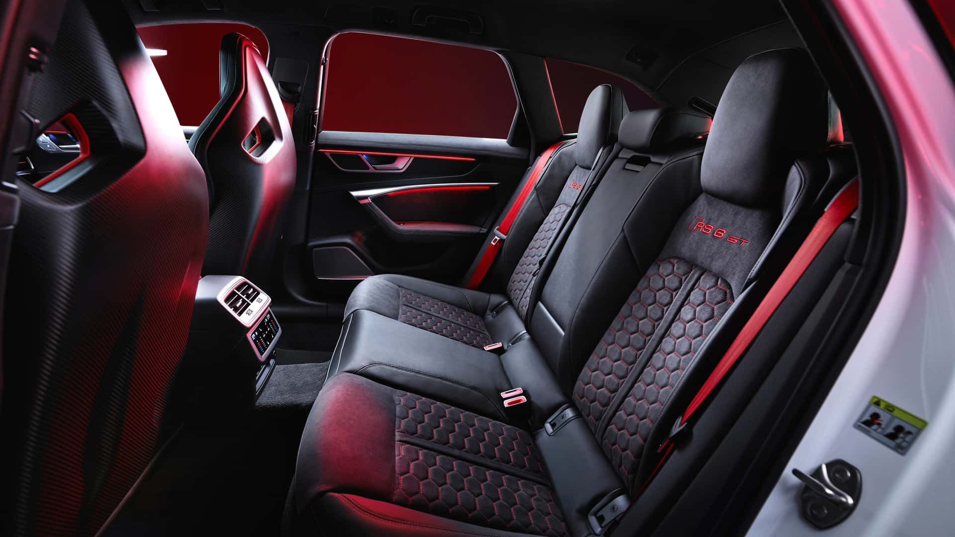 限量66臺 奧迪RS 6 Avant GT將于12月26日預售 3.3秒破百